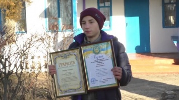 В Житомирской области 13-летний школьник спас из огня 88-летнюю бабушку и ее 40-летнего внука