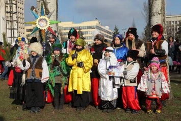 Фестиваль вертепов и бои: запорожцы с размахом отпраздновали Рождество (ФОТО)