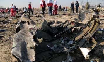 Главное за 8 января: трагическая авиакатастрофа - Зеленский обратился к народу, скачок доллара, ракетный удар по США, Порошенко может не вернуться