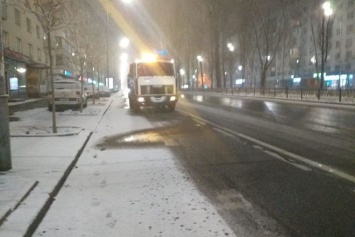 Снегопад в Киеве: что происходит на улицах и как справляются коммунальщики