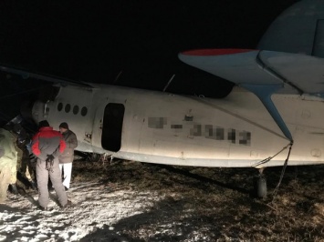 На Закарпатье пограничники задержали контрабандистов, которые на самолете возили сигареты в Румынию