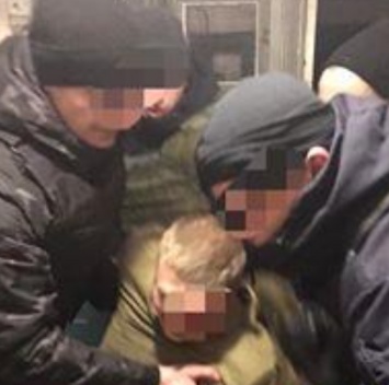 Злоумышленник сегодня напал на полицейского в одном из сел на Киевщине