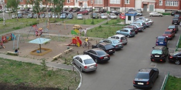 В Минтрансе объяснили, кого накажут за парковку во дворах
