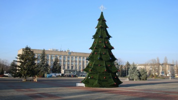 В Никополе весело попрощаются с главной новогодней елкой