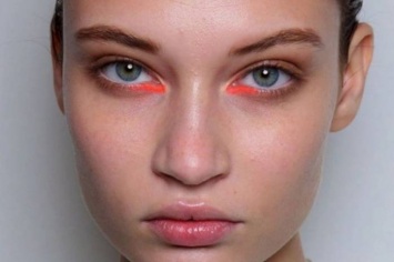 Модный макияж для глаз 2020: в тренде "слезы русалки" (фото)