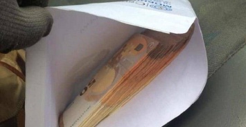 На КПВВ «Новотроицкое» задержали мужчину с валютой: в ГПСУ напомнили новые правила перевозки наличных денег