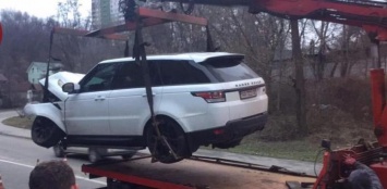 Пьяный персонал столичной СТО разбил Range Rover, который оставили на ремонт (ФОТО)