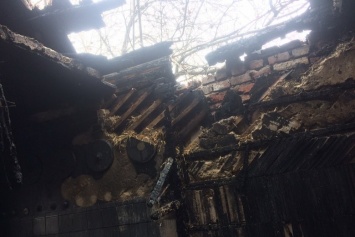 На Харьковщине соседи спасли пожилого мужчину из горящего дома, - ФОТО