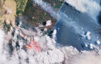 Масштабные пожары в Австралии показали с борта МКС (фото)