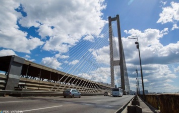 В Киеве на Южном мосту ограничат движение автотранспорта