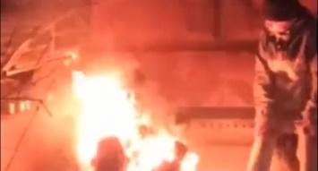 В центре Днепра заживо сгорел мужчина: прохожие наблюдали и снимали на телефоны