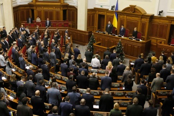 Выгодная сделка для украинцев. Почему депутатам и министрам нужно поднять зарплаты