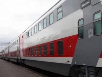 Полуголая россиянка выбросила малолетнюю дочь из купе в поезде «Симферополь - Москва»: инцидент попал на видео