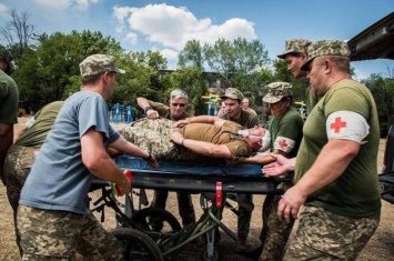 Медикам с передовой Донбасса хотят предоставить статус УБД