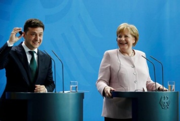 Меркель после переговоров с Путиным обсудила с Зеленским формирование списков нового обмена