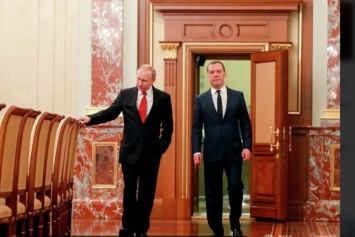 Медведев ушел, Путин готовится к уходу. Зачем в России хотят поменять Конституцию