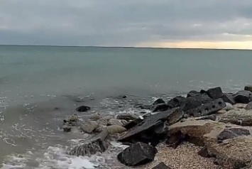 В Кирилловке Азовское море поражает красотой и покоем (видео)