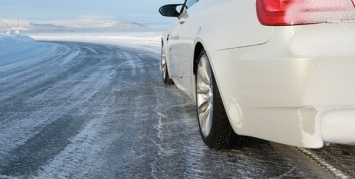 Украинских водителей предупредили о возможной гололедице и снеге на перевалах