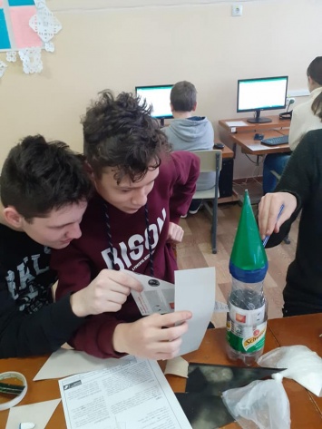 Мелитопольские школьники создали и запустили ракету