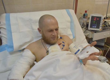 В больнице Мечникова спасли бойца с тяжелым снайперским ранением