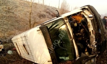 Под Киевом перевернулась маршрутка с пассажирами, есть пострадавшие