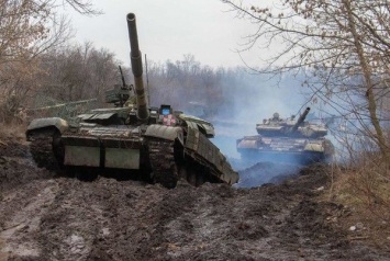 Отбивают атаки врага: на Донбассе у танкистов проводились боевые учения (фото)