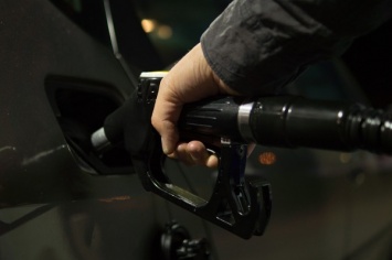 АМКУ начал углубленное расследование из-за цен на бензин