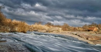 В Днепропетровской области течет единственный степной водопад в Украине