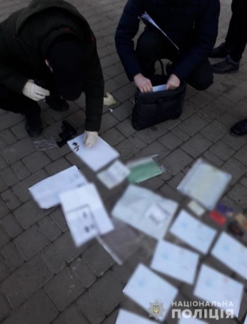 Николаевец продавал поддельные документы по всей Украине, - ФОТО