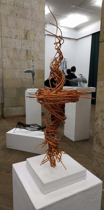В художественном музее Днепра открыли «металлическую» выставку (ФОТО)