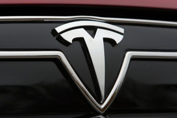Tesla опубликовала изображения нового электрокара