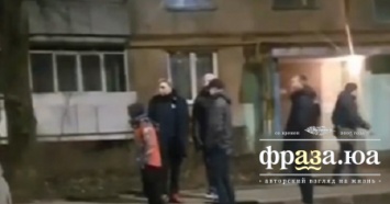 В Харькове банда малолеток громила машины