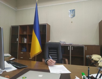 ''Палата №6!'' Министр юстиции залез под стол в поддержку Гончарука: украинцы смеются