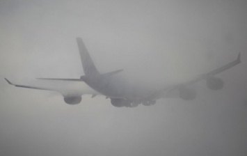 Аэропорт Кракова приостановил работу из-за тумана