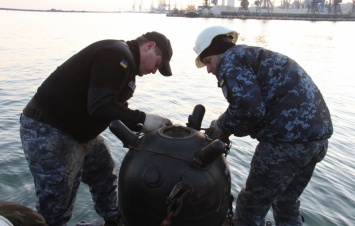 Это война: Азовское море будет заминировано, боеприпасы уже погружают на корабль