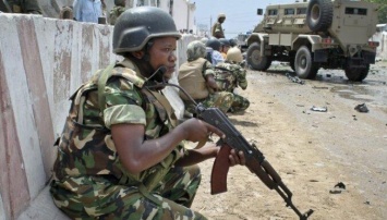 Армия Сомали отразила атаки боевиков на две военные базы