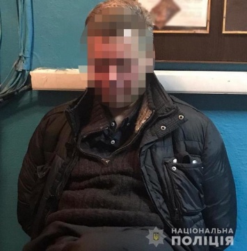 В киевском метро 44-летний мужчина напал на полицейского: подробности