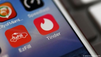Шпионы в спальне: кому Tinder, Grindr и другие продают личные данные