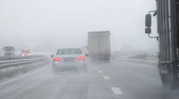 Туман на дорогах: водителям дали несколько рекомендаций