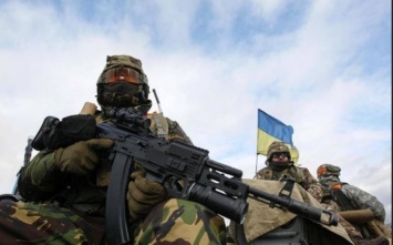 Горе матерей ничем не унять: стало известно, сколько украинских героев пало на Донбассе за год