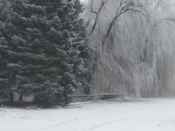 Неужели зима: в Днепре на Кротова выпал снег (фото)