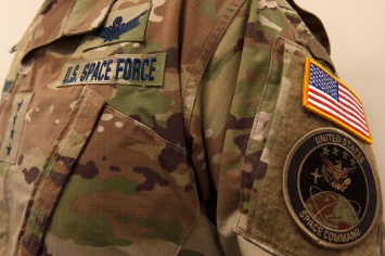Зеленый космос. Пентагон показал униформу космических войск США