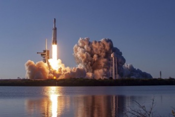 SpaceX взорвала ракету Falcon 9 в рамках теста на безопасность