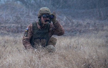 На Донбассе за сутки 11 обстрелов, погиб боец ВСУ