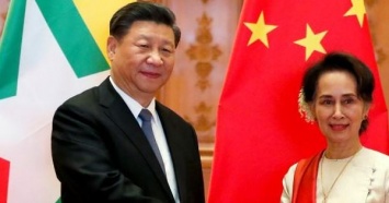 Facebook назвал Си Цзиньпина "мистером вонючая дыра"