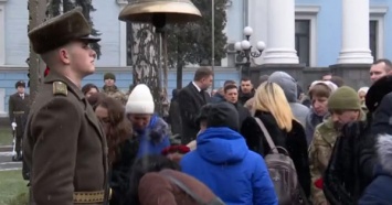 В Украине проходят церемонии чествования памяти "киборгов"