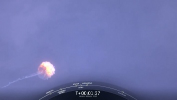 SpaceX испытала систему спасения Crew Dragon и "взорвала" ракету Falcon 9: видео