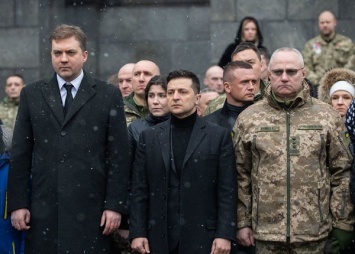 Зеленский почтил память "киборгов", погибших в аэропорту Донецка: фото и видео