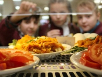 Двухразовое питание: чем скоро будут кормить одесских школьников