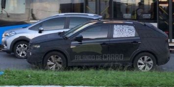 Cвежие снимки купеобразного паркетника на базе VW Polo